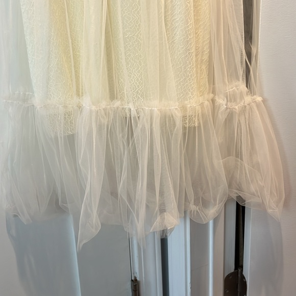 Dress - Picture 4 of 4